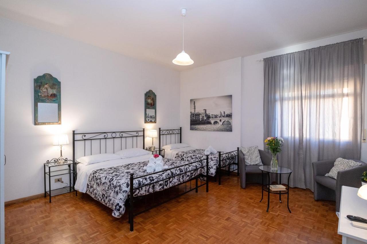 Attico Quarto Di Luna เวโรนา ภายนอก รูปภาพ