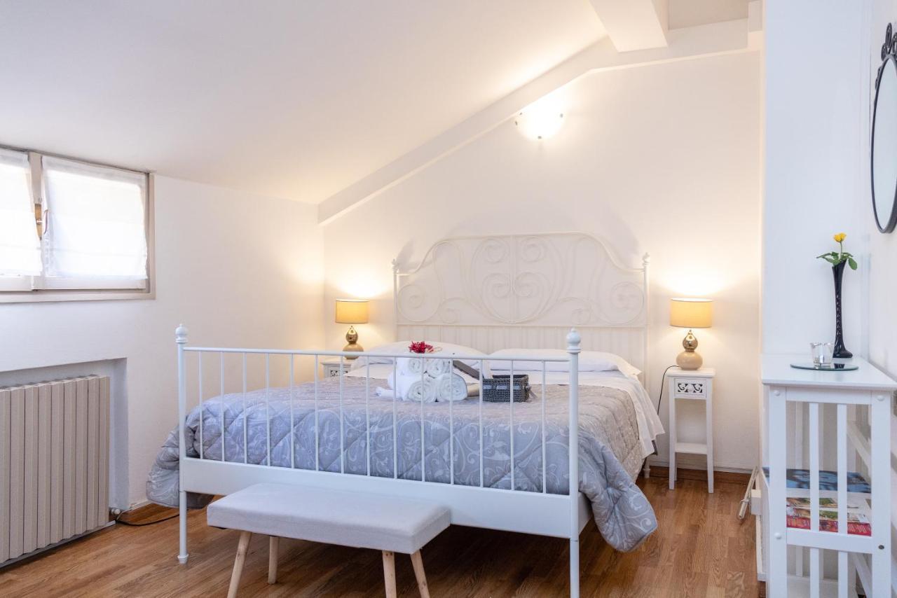 Attico Quarto Di Luna เวโรนา ภายนอก รูปภาพ