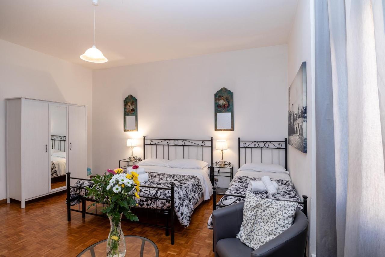 Attico Quarto Di Luna เวโรนา ภายนอก รูปภาพ
